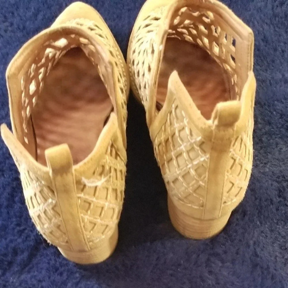 Jeffrey Campell Womans Booties - Picture 6 of 7